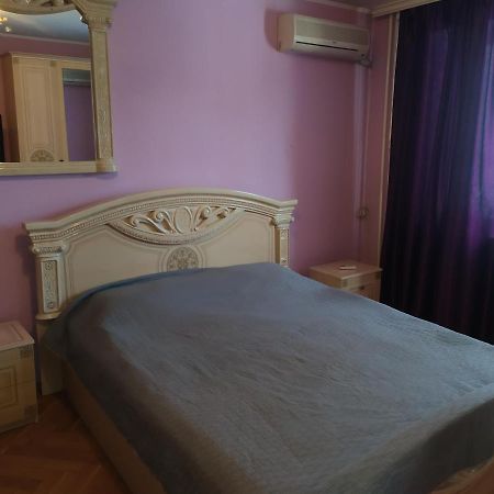 Затишні Апартаменти В Центрі Рівне Екстер'єр фото